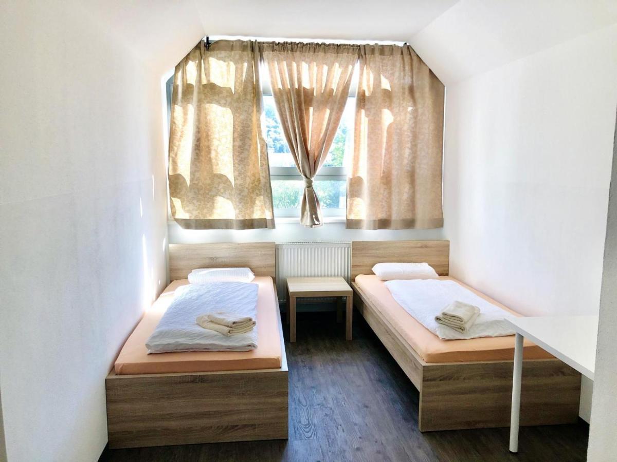 Twin Room Private Bathroom